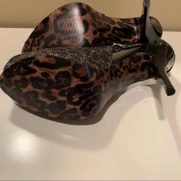 Guess Leopard Pumps ( NWOT) - Picture 8 of 11
